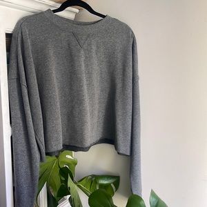 Colsie cropped fitted gray sweatshirt pullover